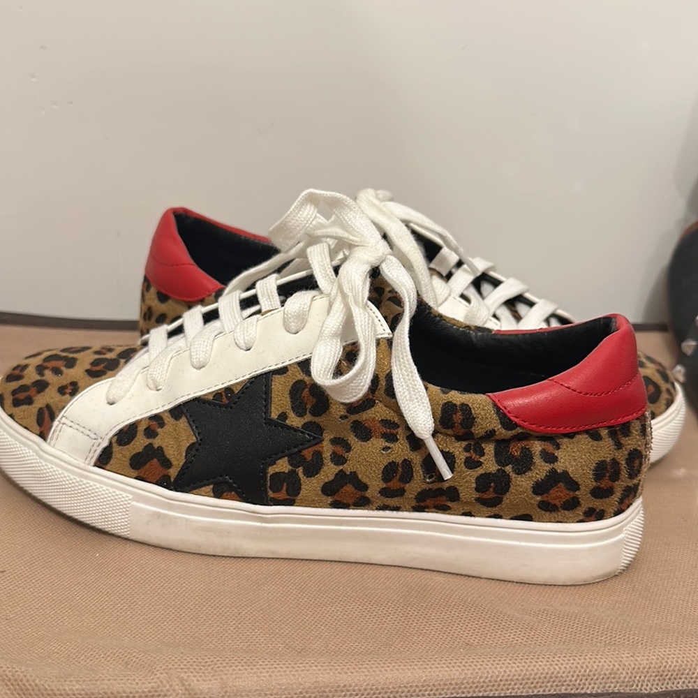 Brand new Cheetah Sneaker
